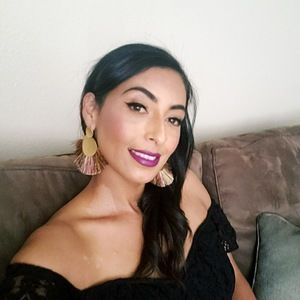 Meet your Posher, Claudia